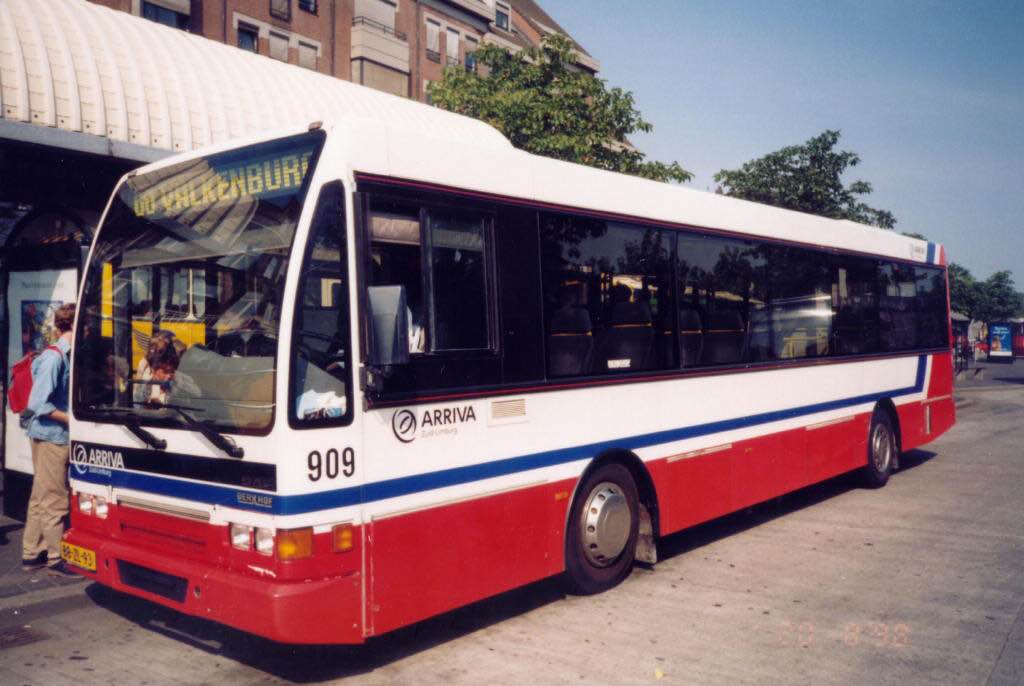 Arriva bus 908 geschonken aan SVA